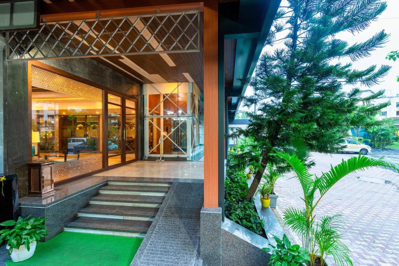 Freesia By Express Inn Pālghar Exterior foto